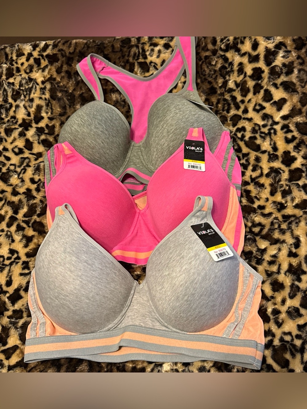 VIOLA'S Women’s Multicolor  Sports Bra Wireless Padded Casual Size 42D Lot Of 3